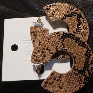 Belk snake skin leather & cork earrings nwt